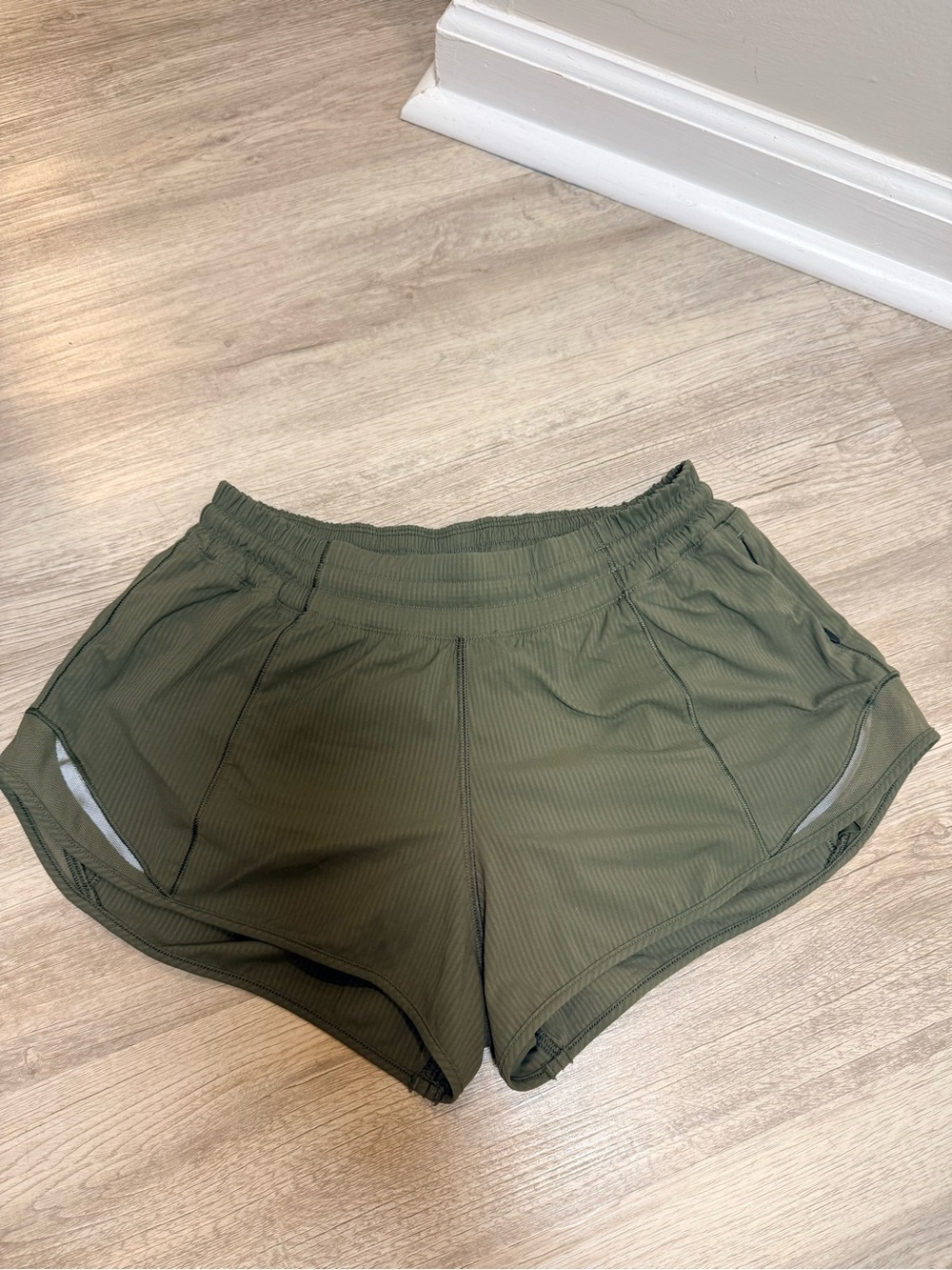 Lululemon lined women’s active green  shorts. Size 6